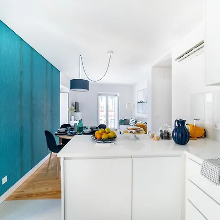 Blue By The River 2 - Elegant Two-bedroom In Santos Lisbon