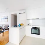Blue By The River 2 - Elegant Two-bedroom In Santos Apartment *