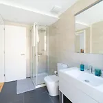 Blue By The River 2 - Elegant Two-bedroom In Santos Apartment Lissabon