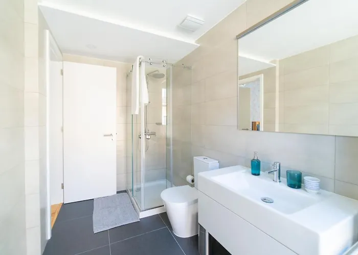 Blue By The River 2 - Elegant Two-bedroom In Santos Apartman Lisboa
