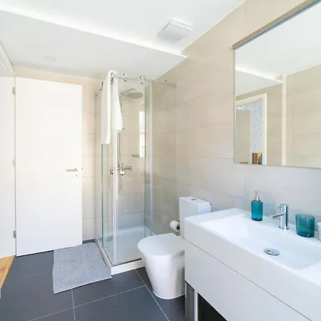 Blue By The River 2 - Elegant Two-bedroom In Santos アパート リスボン